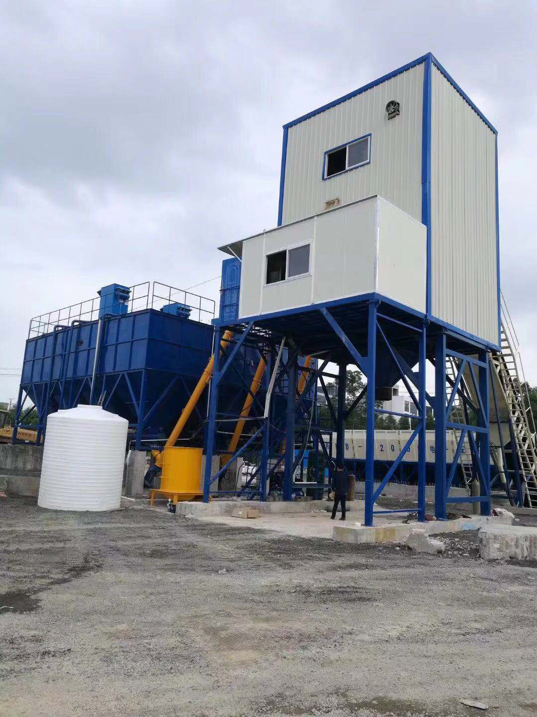 臥式水泥倉.jpg 臥式水泥倉.jpg