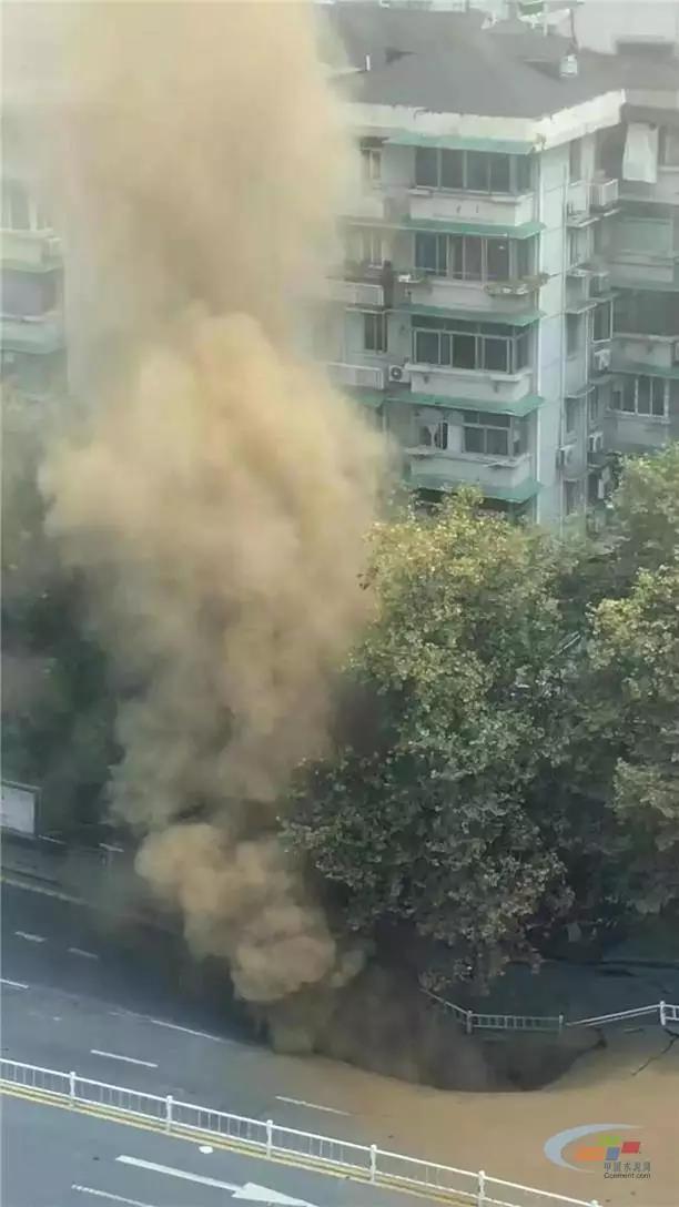 現(xiàn)場(chǎng) 現(xiàn)場(chǎng)